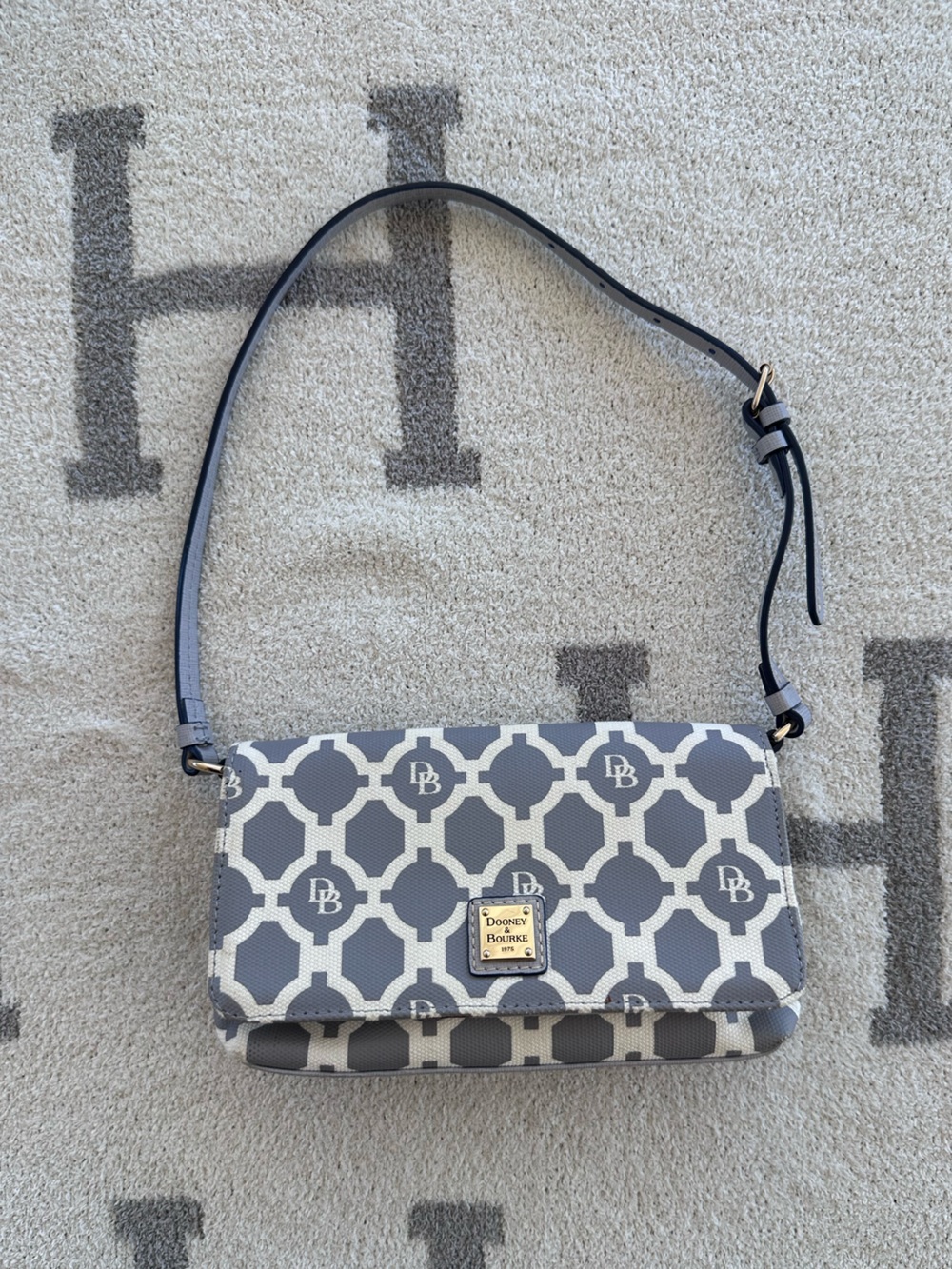 Dooney & Bourke Gray and Cream Geometric Crossbody Wristlet